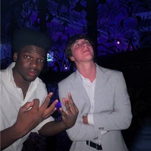 Meet your Posher, Max